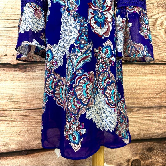 SOLD 🛍️ Iz Byer Girl's Multicolored Boho Eyelet Embroidered Bell Sleeve Dress - Picture 3 of 7